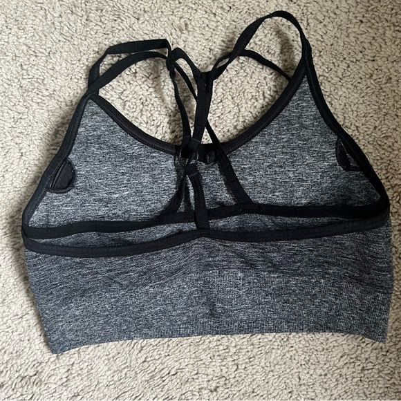 Gymshark Cropped Long Sleeve & Matching Sports Bra - Picture 2 of 5
